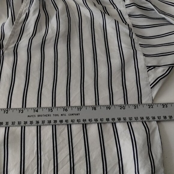 Joie 100% Silk V Neck Blouse Size XS Striped White Black Classic Workcore - Picture 7 of 11